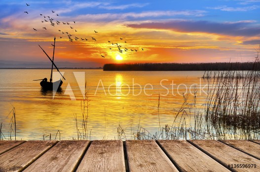 Picture of Amanece un dia de colores en el lago